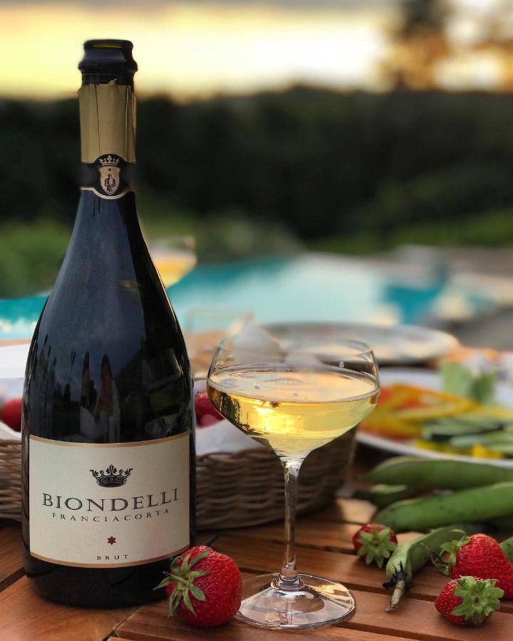 Villa Biondelli Wine & Suites Cazzago San Martino 外观 照片